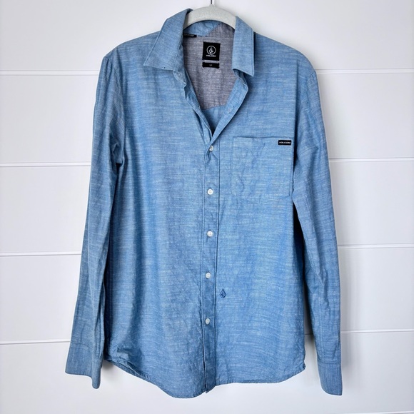 Volcom Blue Casual Button Up Shirt with Long Sleeves Men's Size Small - Picture 1 of 12